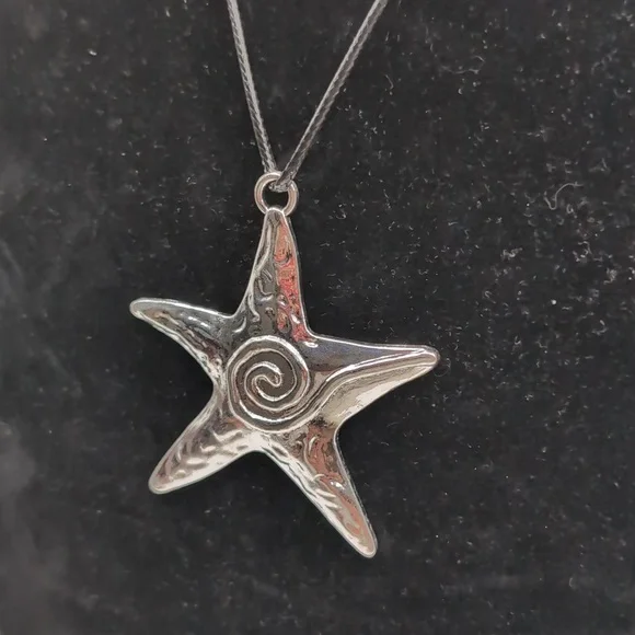 Statement Silver Toned Star Focus Necklace - Picture 4 of 8